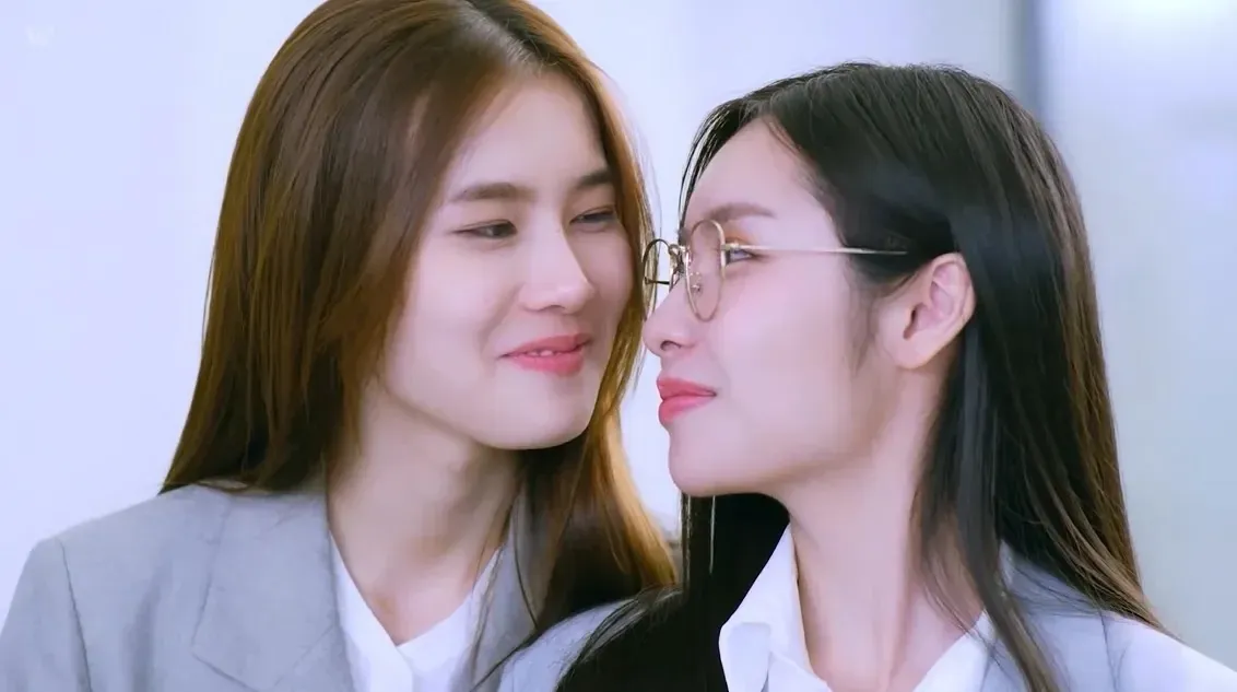 Love Senior – Thai GL Campus Romance Review & Ratings (3)