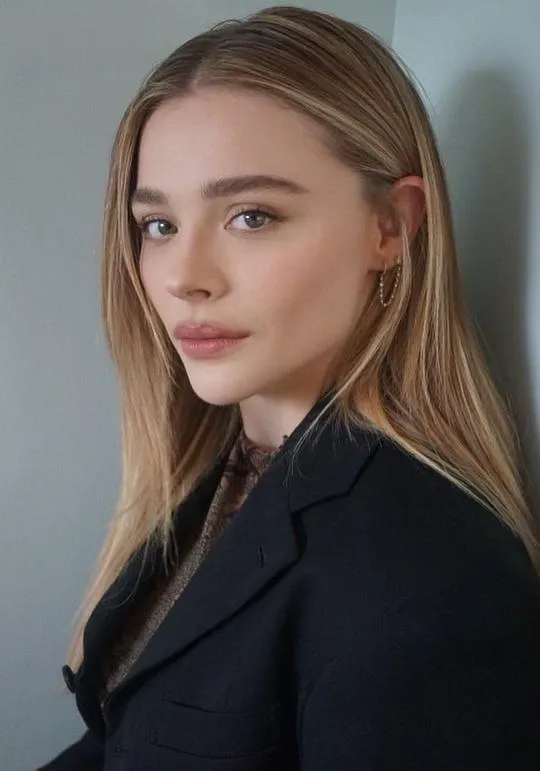 The Miseducation of Cameron Post (2018): Differences Between the Film and Emily M. Danforth’s Novel 3 Chloe Grace Moretz