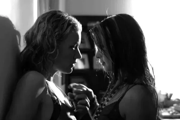 Loving Annabelle (2006) Review – A Forbidden Yet Tender Lesbian Classic