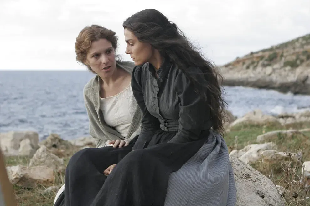 Viola di Mare (2009) – A Sicilian Lesbian Film About Gender and Survival